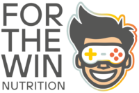 Logo „FOR THE WIN NUTRITION“ mit Controller-Figur, schwarz-weißer Schrift und orangefarbenem Akzent, freundlichem Comic-Look.